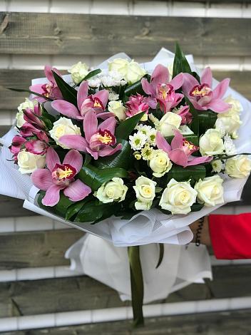 Букет цветов из: Розы и Хризантемы в Сосенском