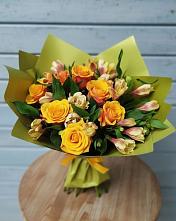 Букет цветов из:  Альстромерии и Розы в Сосенском