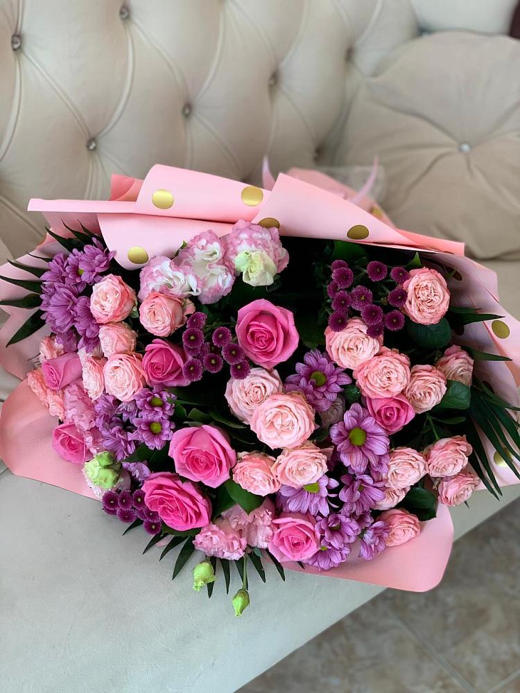 Букет цветов из: Хризантемы, Розы и Лизиантусы в Сосенском