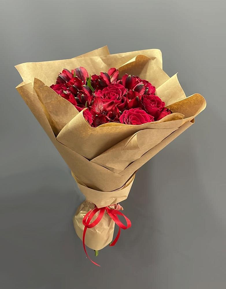 Букет цветов из: Альстромерии и Розы в Сосенском