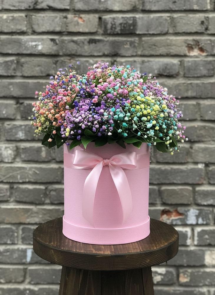 Цветочная композиция из Гипсофила и Розы в шляпной коробке в Сосенском