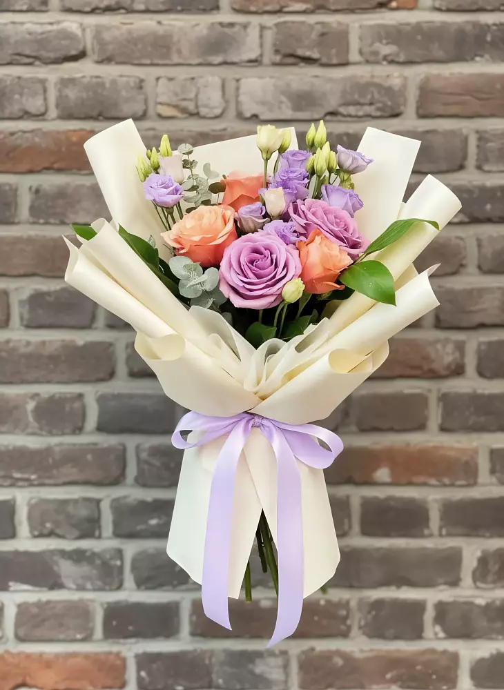 Букет цветов из: Лизиантусы и Розы в Сосенском