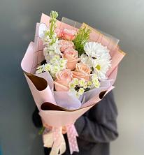Букет цветов из:  Хризантемы и Розы в Сосенском