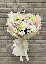 Букет цветов из:  Гвоздики, Розы, Лизиантусы и Хризантемы в Сосенском