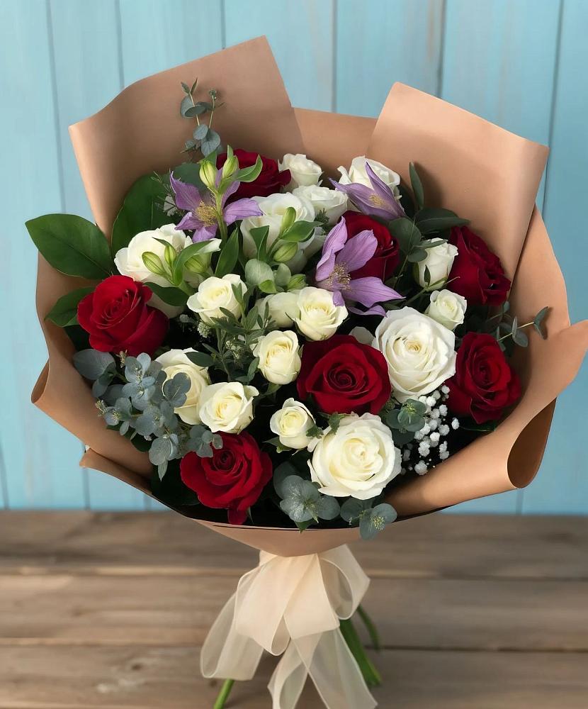 Букет цветов из: Розы и Альстромерии в Сосенском