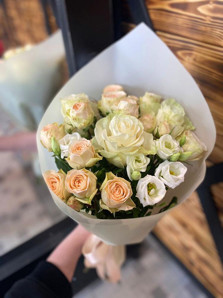 Букет цветов из: Розы и Лизиантусы в Сосенском